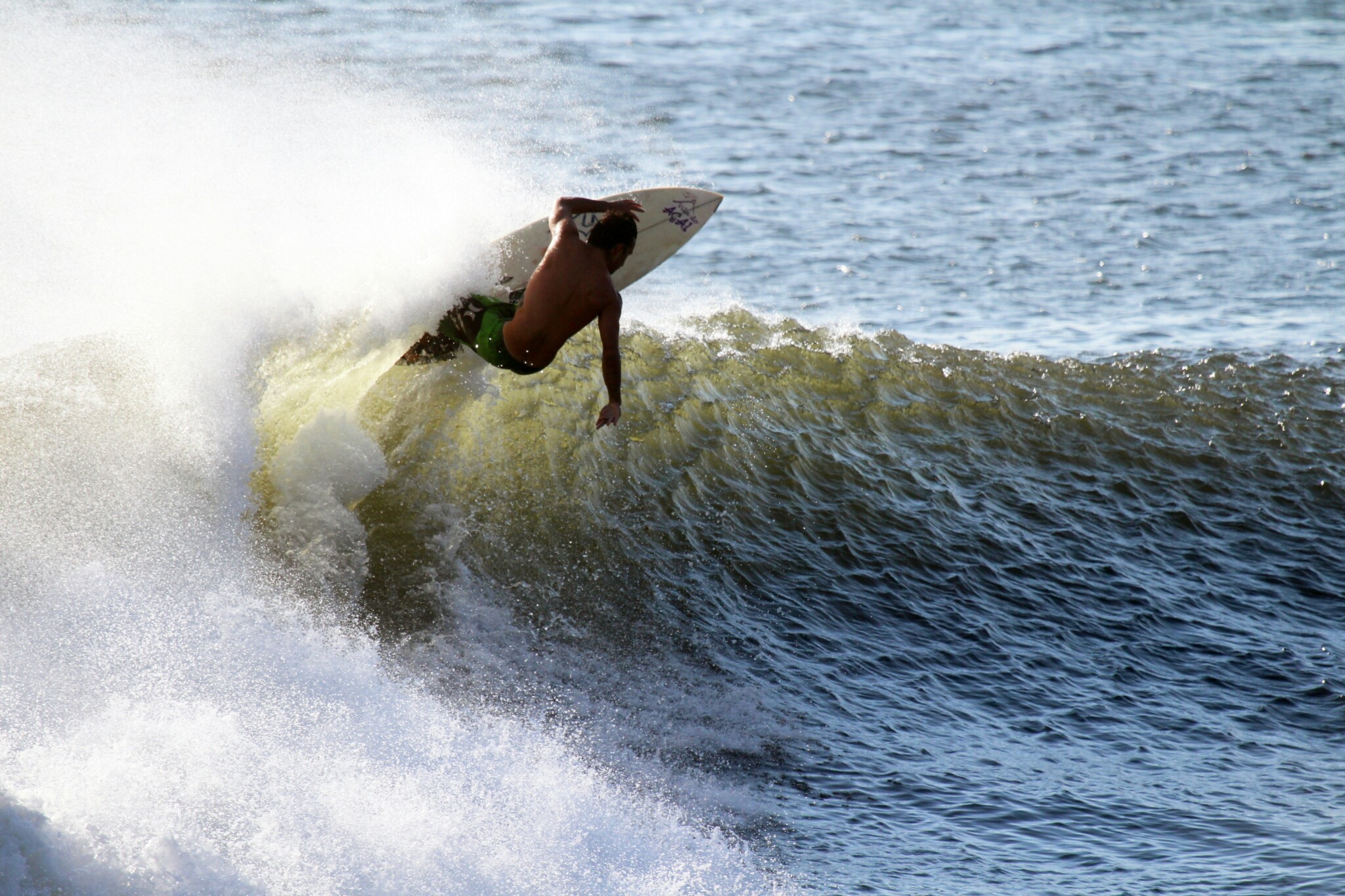 Look Through Your Turns: A Key Tip for Surfers at San Diego Surf School