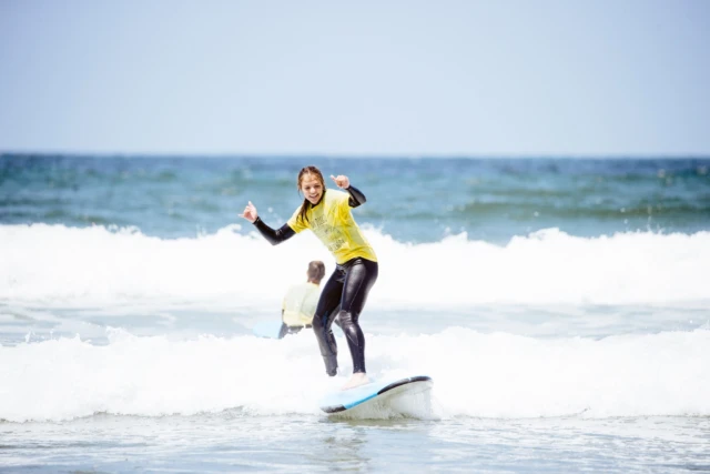 Ride into the New Year with us! 🏄‍♀️🌟 Join San Diego Surf School for a wave of fun, sun, and new adventures as we kick off 2024! 🏖️ Whether you’re a seasoned surfer or a first-timer, let’s start the year with some epic rides and good vibes. 🏄‍♂️🌅 #NewYearsWaves #SanDiegoSurfSchool #RideTheWave #NewYearNewAdventures #surfinto2024 

🌐 Website: www.sandiegosurfingschool.com
.
☎️ PB Office: (858) 205-7683
☎️ OB Office: (619) 987-0115
.
#SanDiegoSurfSchool
.
.
.
.
.
#SDSSfamily #SanDiego #PacificBeach #OceanBeach
#SoCal #WestCoast #SurfLessons #SummerCamp
#SurfClass #Summer #MissionBeach #SDSurfTribe
#SurfOfTheDay #SummerVibes #CaliforniaLifestyle
#SanDiegoSurf #SurfCoach #SDsurf #sandiegoliving