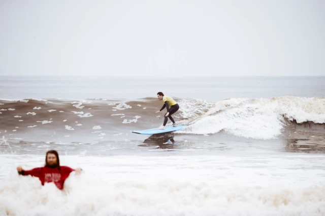 Dropping into Perfect Waves This Winter! 🏄‍♂️🌞 Winter surf in San Diego means epic, less-crowded waves and perfect conditions to sharpen your skills! Whether you're a beginner or a seasoned pro, there’s nothing like catching the perfect wave when the water's crisp and the surf’s on fire. 🌊 Ready to drop in? Join us at San Diego Surf School and ride the winter waves with us! 🤙

#WinterSurfing #SanDiegoSurfSchool #PerfectWaves #CatchTheWave #surfinginwinter 🌐 Website: www.sandiegosurfingschool.com
.
☎️ PB Office: (858) 205-7683
☎️ OB Office: (619) 987-0115
.
#SanDiegoSurfSchool
.
.
.
.
.
#SDSSfamily #SanDiego #PacificBeach #OceanBeach
#SoCal #WestCoast #SurfLessons #SummerCamp
#SurfClass #Summer #MissionBeach #SDSurfTribe
#SurfOfTheDay #SummerVibes #CaliforniaLifestyle
#SanDiegoSurf #SurfCoach #SDsurf #SanDiegoLiving
#SoCalLiving #SDLiving #SurfIsLife #surfvibes #surf